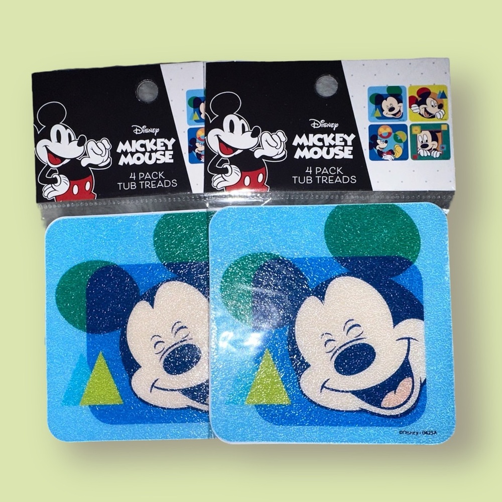 New Mickey 8pc Tub Treads Set